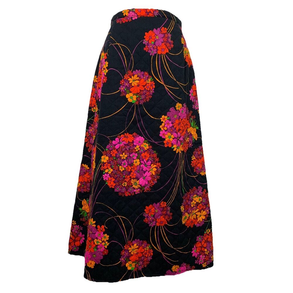 Vintage 70s Womens 26" Dark Floral Quilted Maxi Skirt Vibrant Flower Power